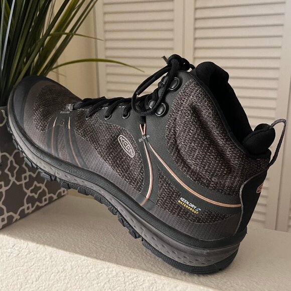 Keen Dry Waterproof Hiking Boots, like new - Picture 14 of 14